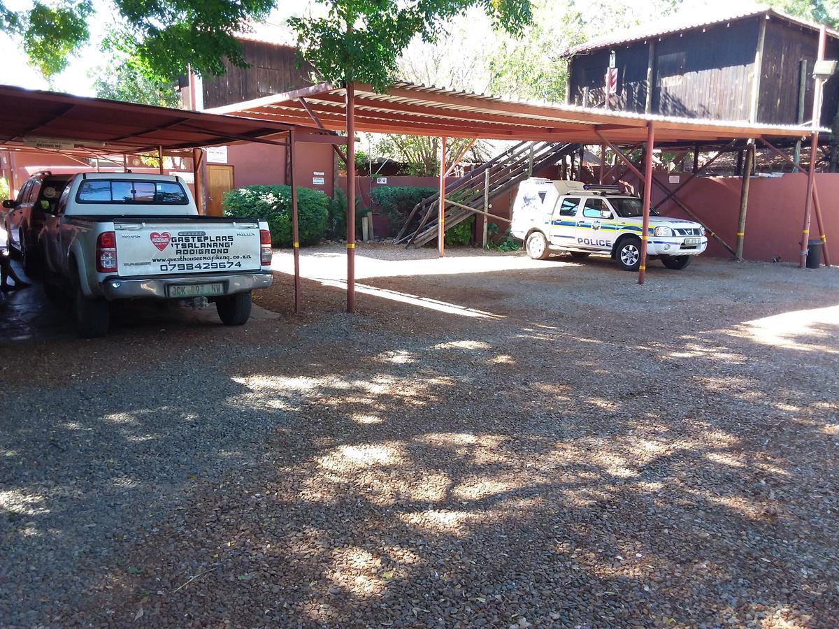 Larona Inn Mafikeng Exterior foto